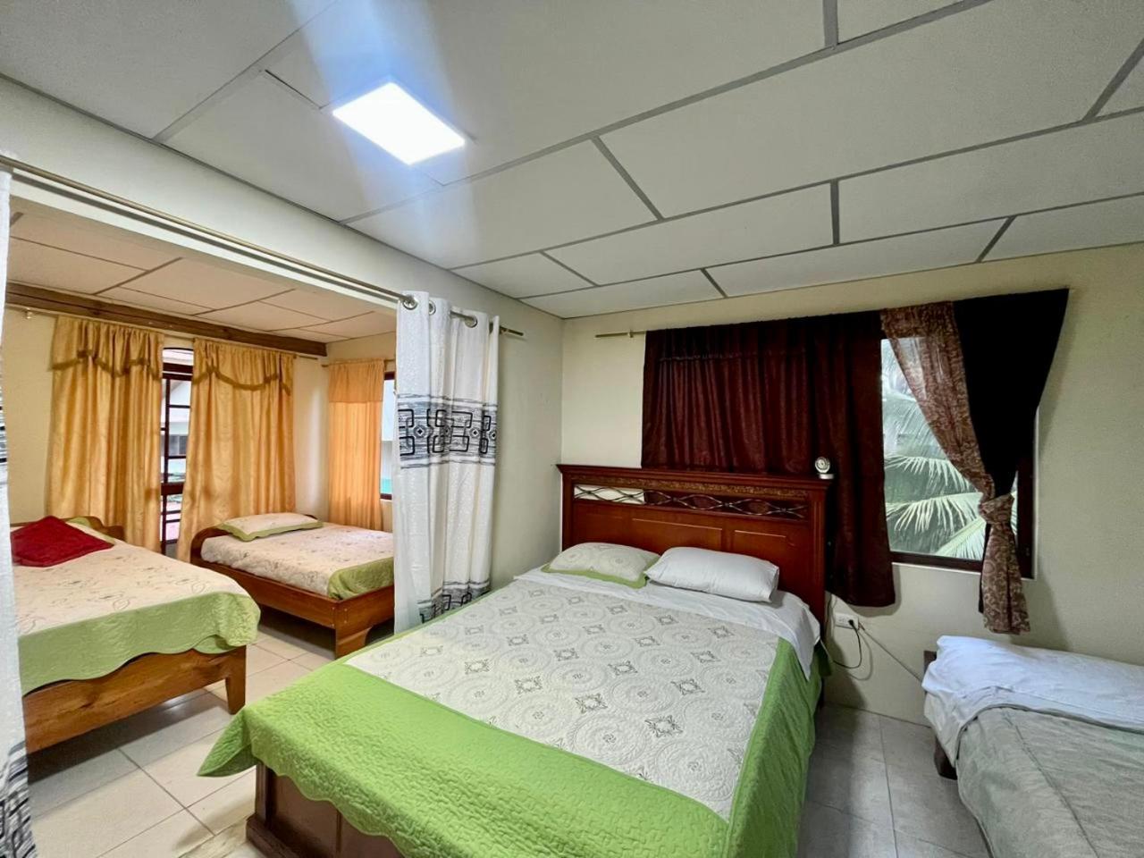 Nelyza'S Suites & Adventure Puerto Ayora  Luaran gambar