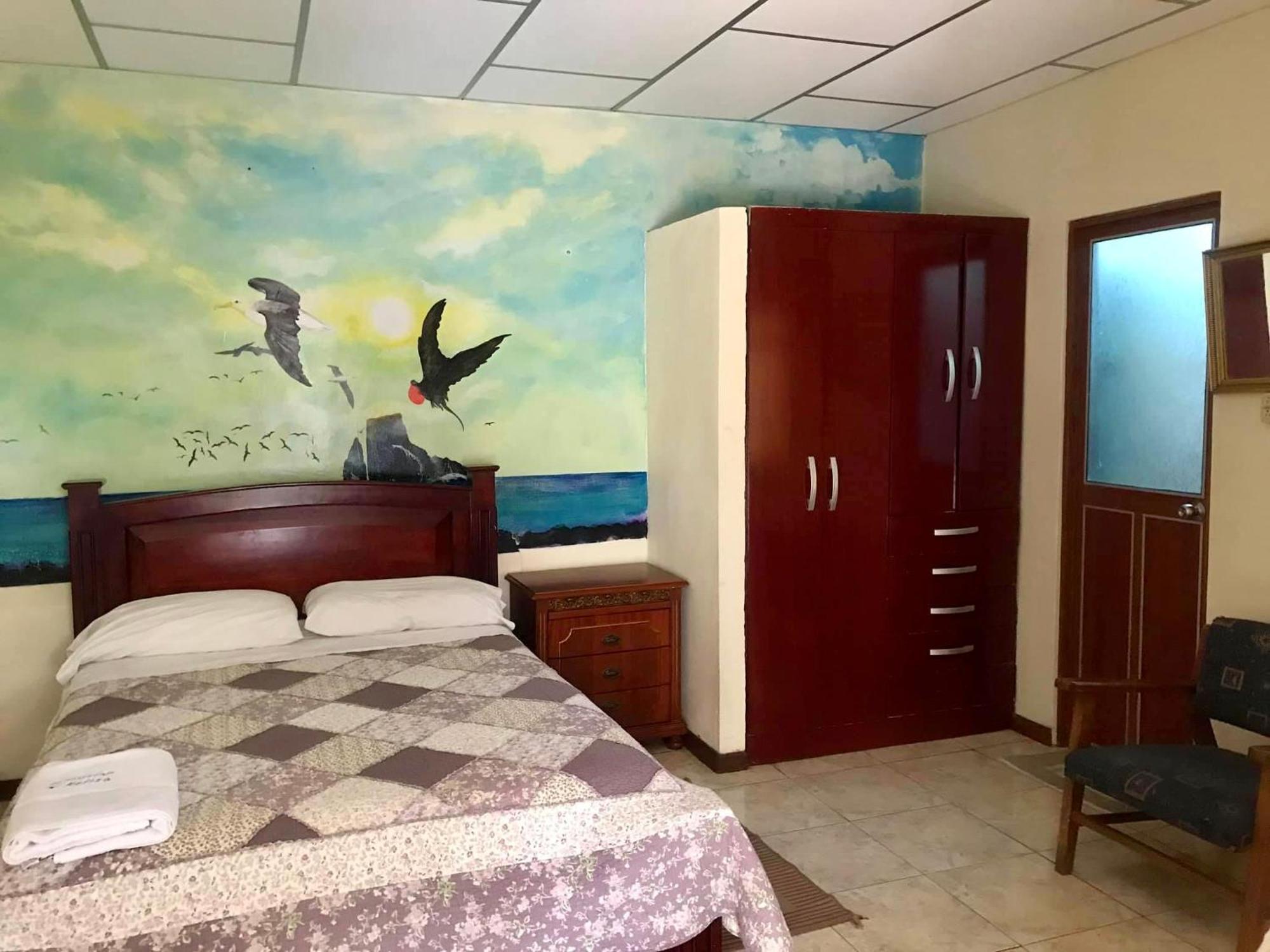 Nelyza'S Suites & Adventure Puerto Ayora  Luaran gambar