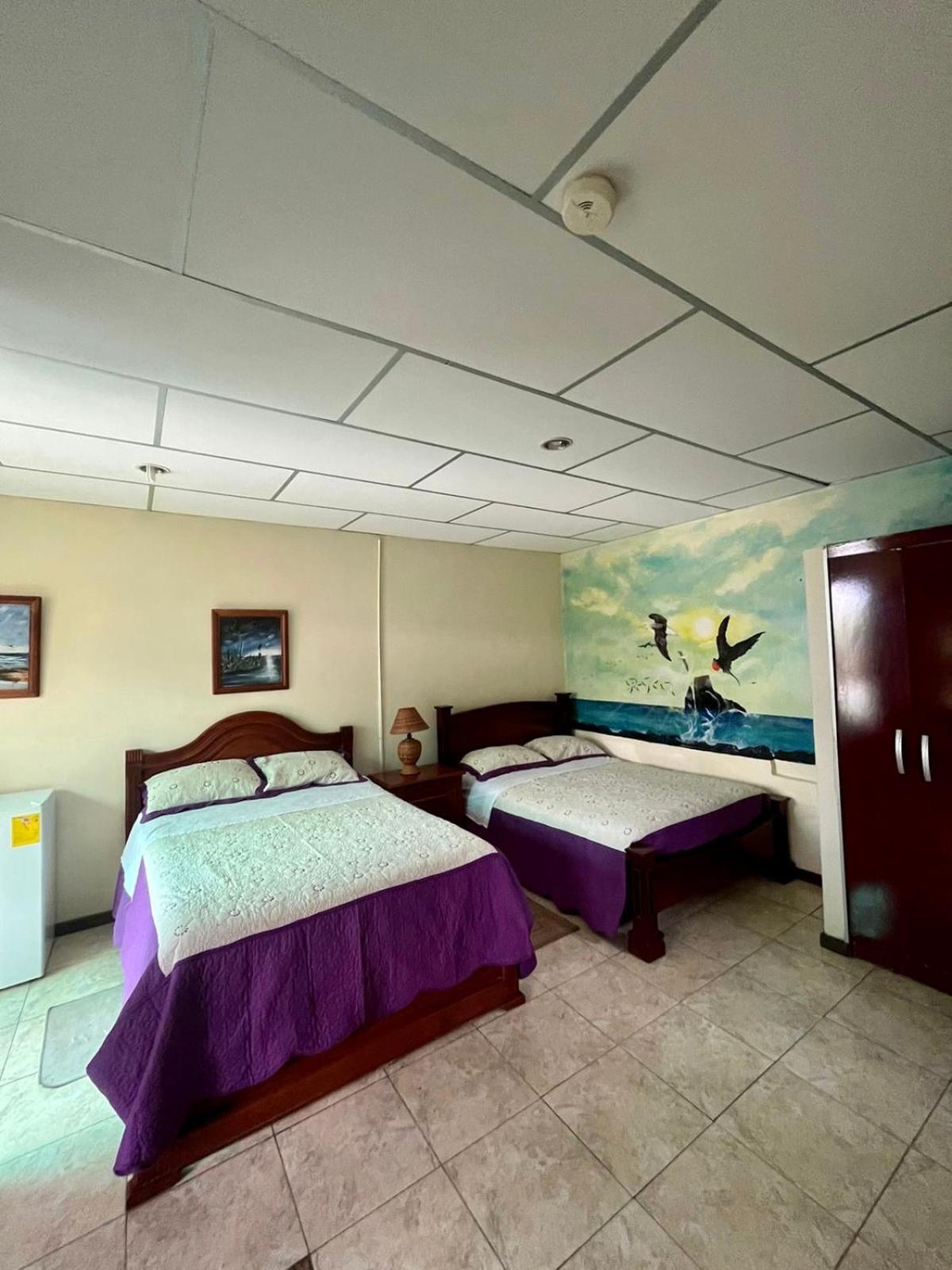 Nelyza'S Suites & Adventure Puerto Ayora  Luaran gambar
